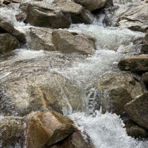 五音不全的小韩哥