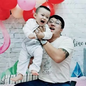 袁大脑袋爱嘟嘟